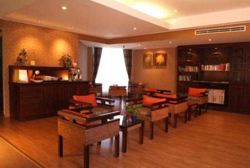 Chon Inter Hotel Чонбури Интерьер фото