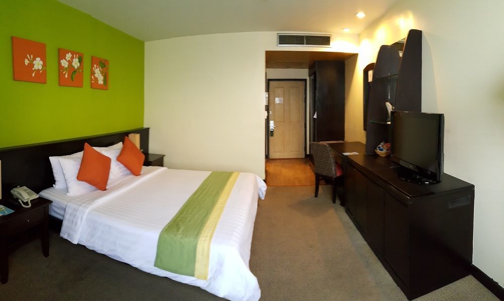 Chon Inter Hotel Чонбури Экстерьер фото