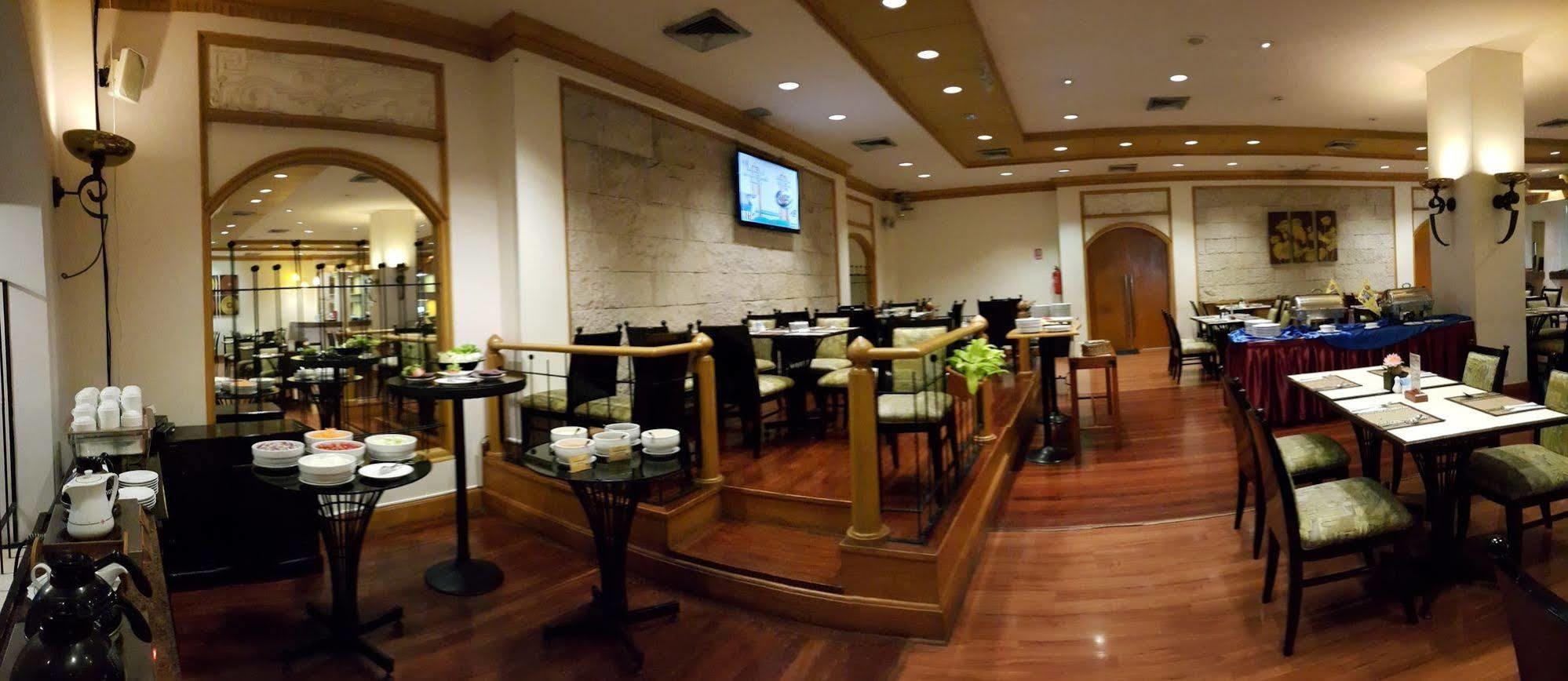 Chon Inter Hotel Чонбури Экстерьер фото