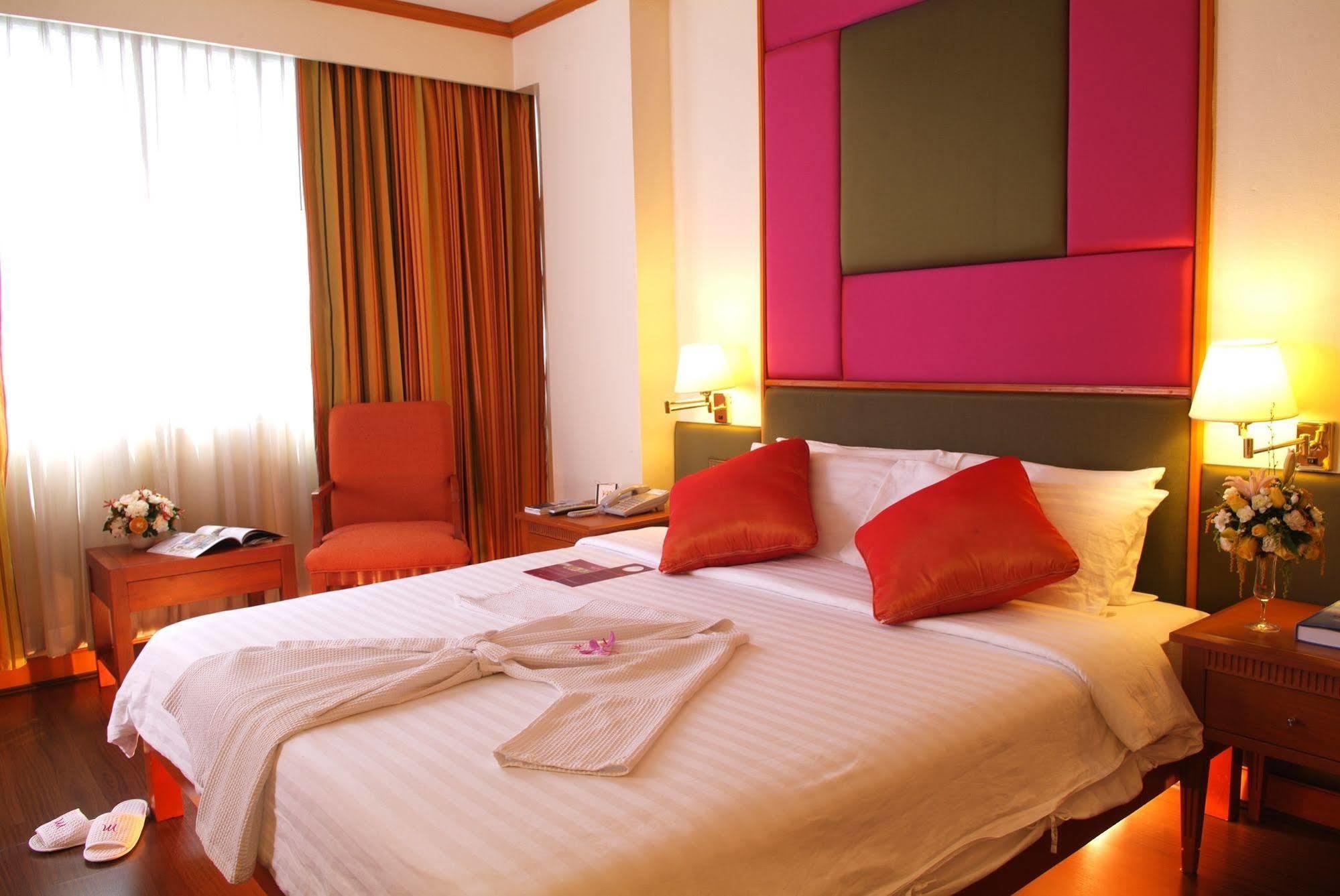 Chon Inter Hotel Чонбури Номер фото