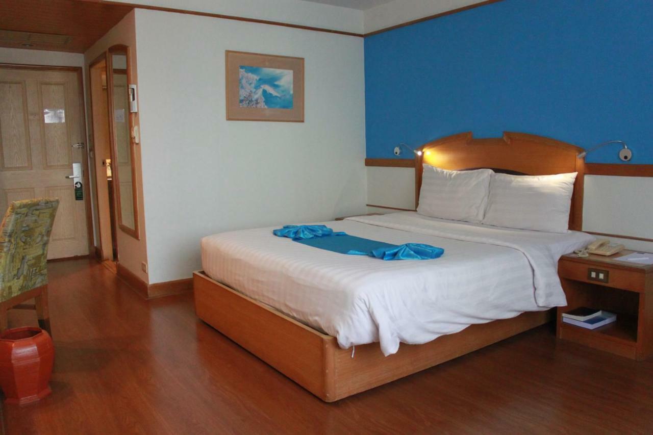 Chon Inter Hotel Чонбури Экстерьер фото