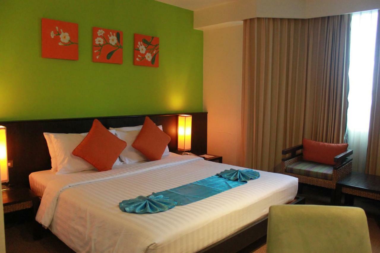 Chon Inter Hotel Чонбури Экстерьер фото