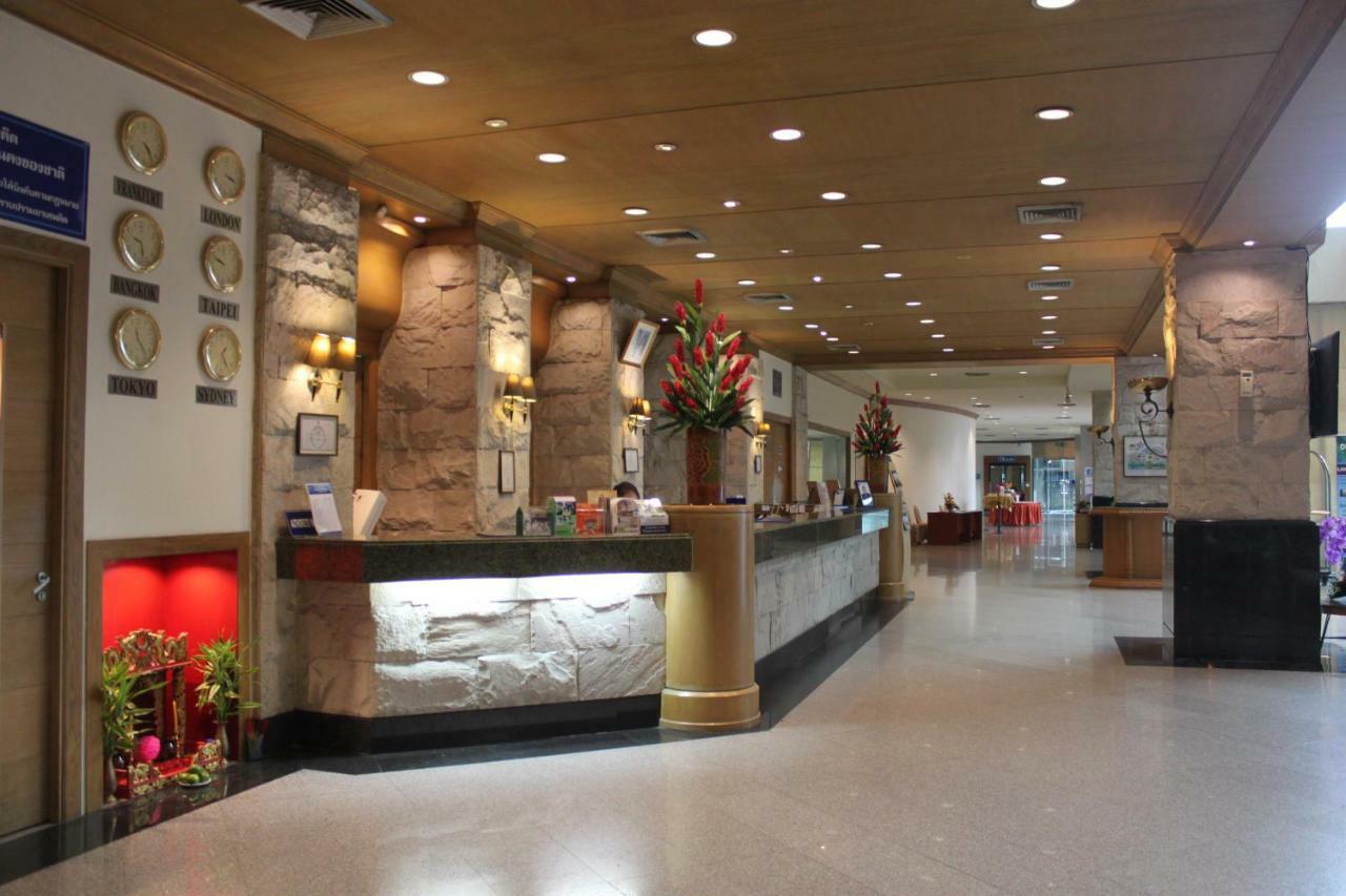 Chon Inter Hotel Чонбури Экстерьер фото
