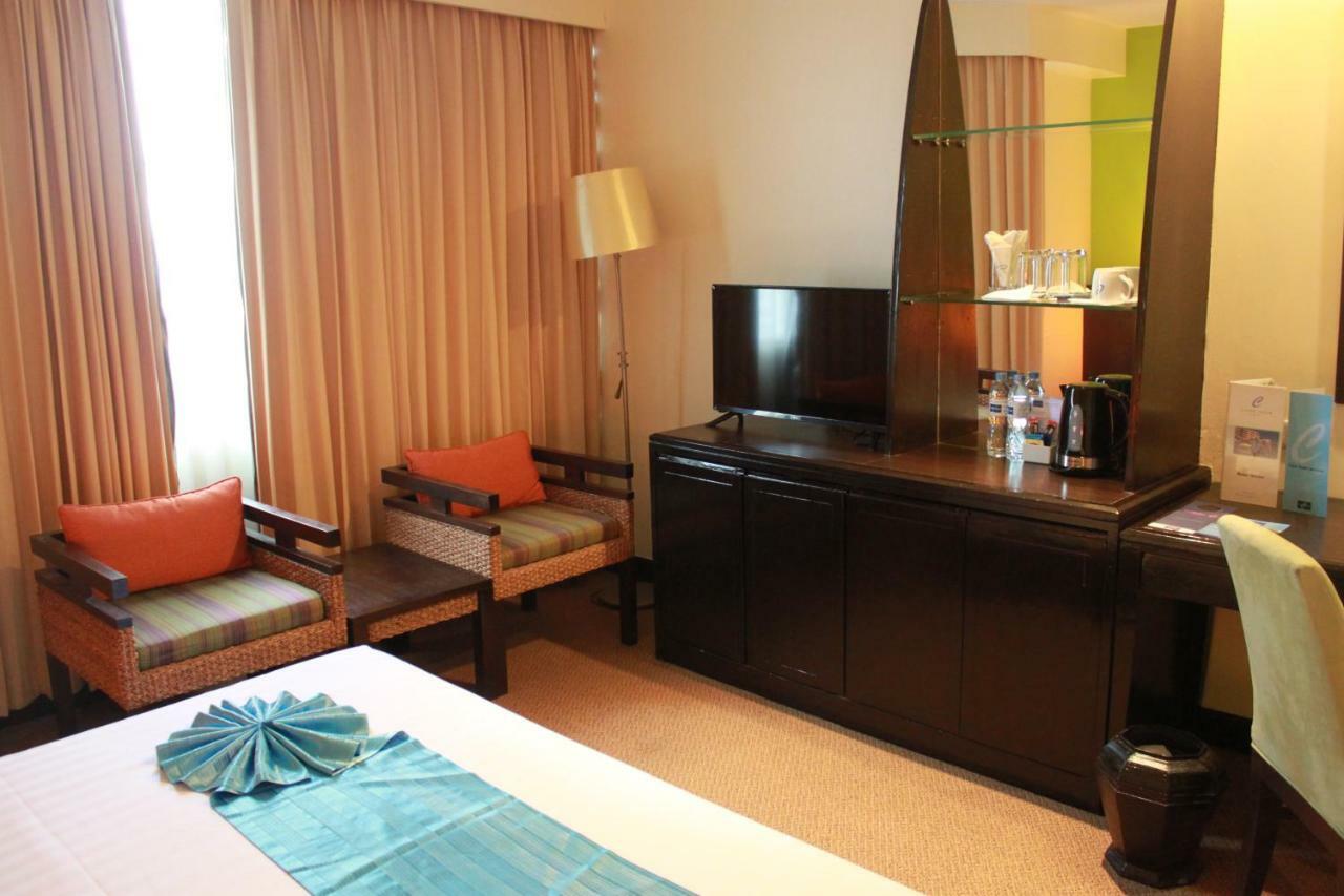 Chon Inter Hotel Чонбури Экстерьер фото
