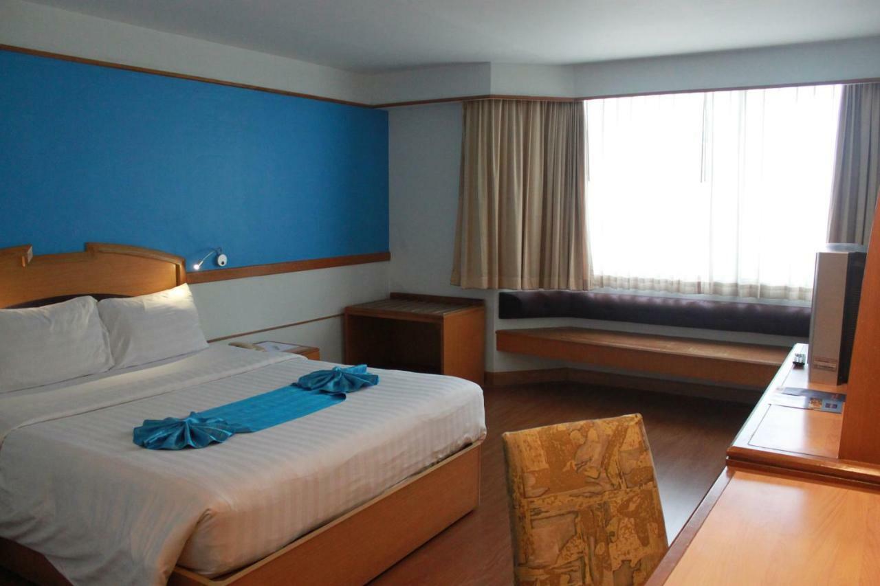 Chon Inter Hotel Чонбури Экстерьер фото
